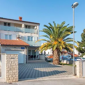 Summer House , Pola Croazia