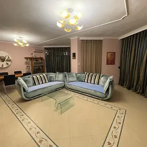 Mak , Tirana Albania